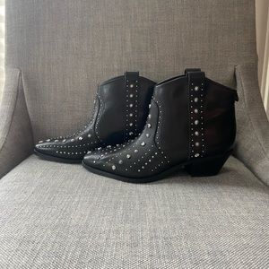 Sam Edelman western booties!